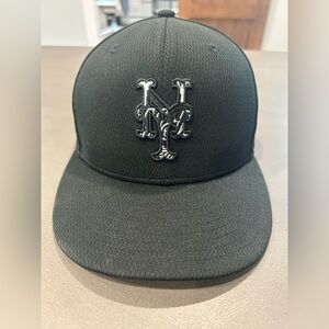 New York METS - New Era black Mesh Fitted Hat Size 7/55.8 cm